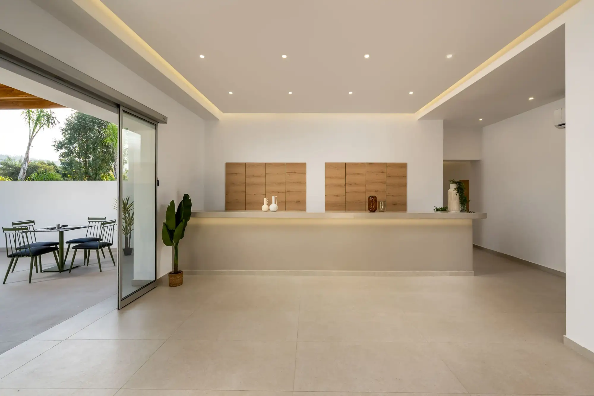 The breakfast room