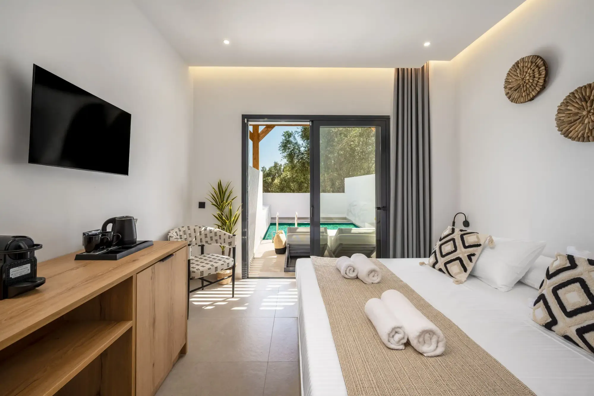 Bedroom with TV & kitchenette