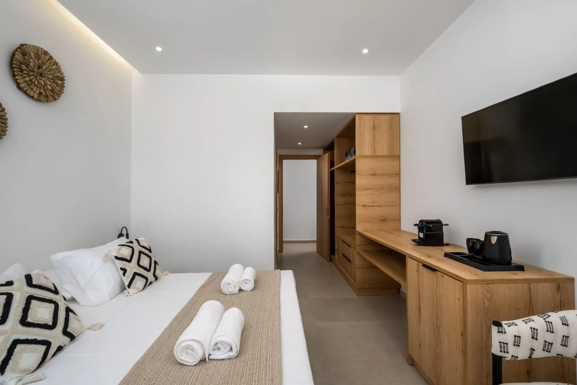Bedroom & dressing area