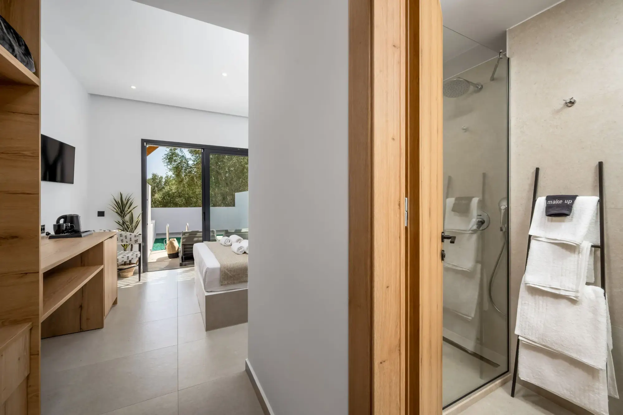 Double Room with Private Pool interior