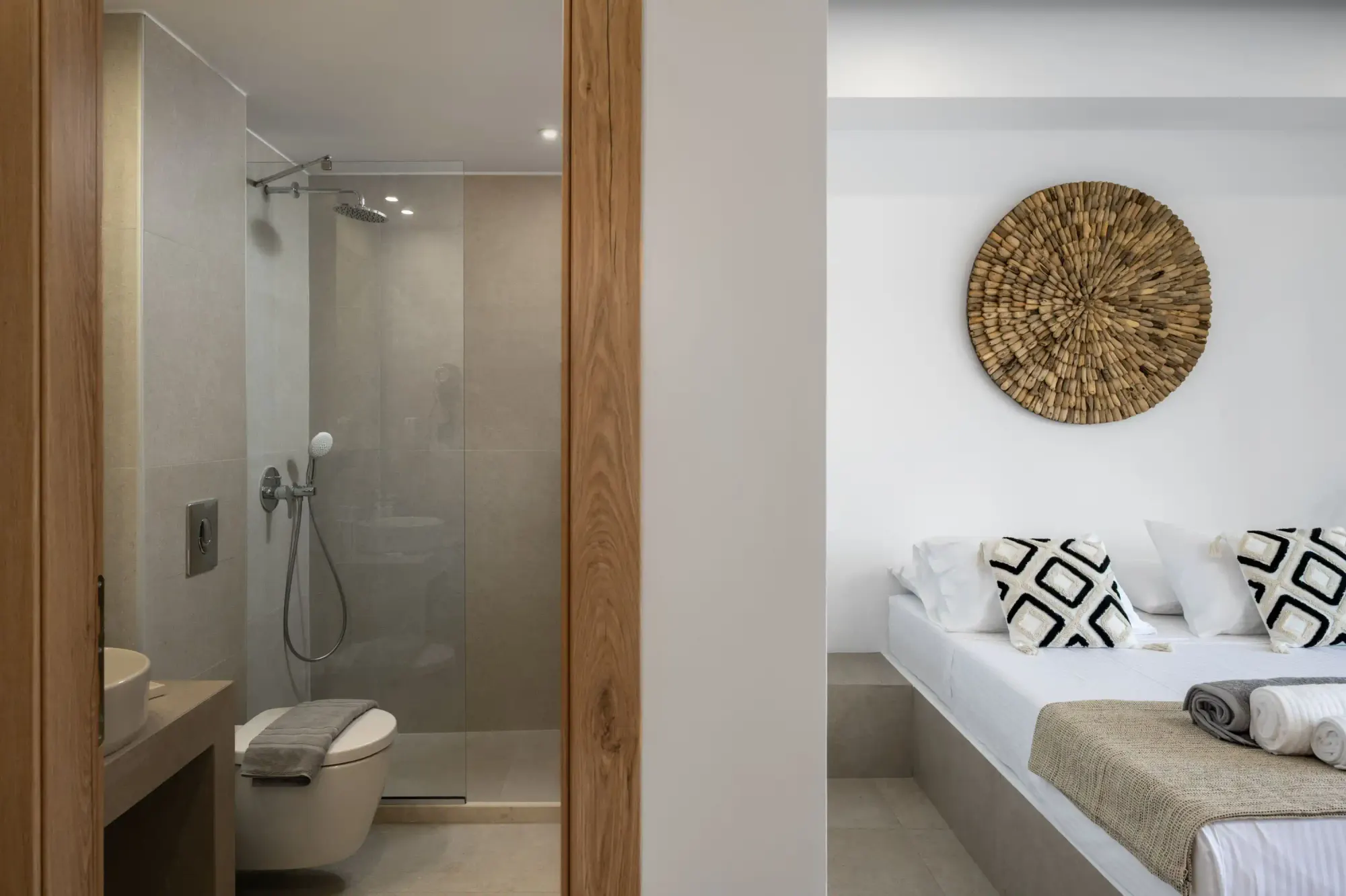 Walk-in shower & nook