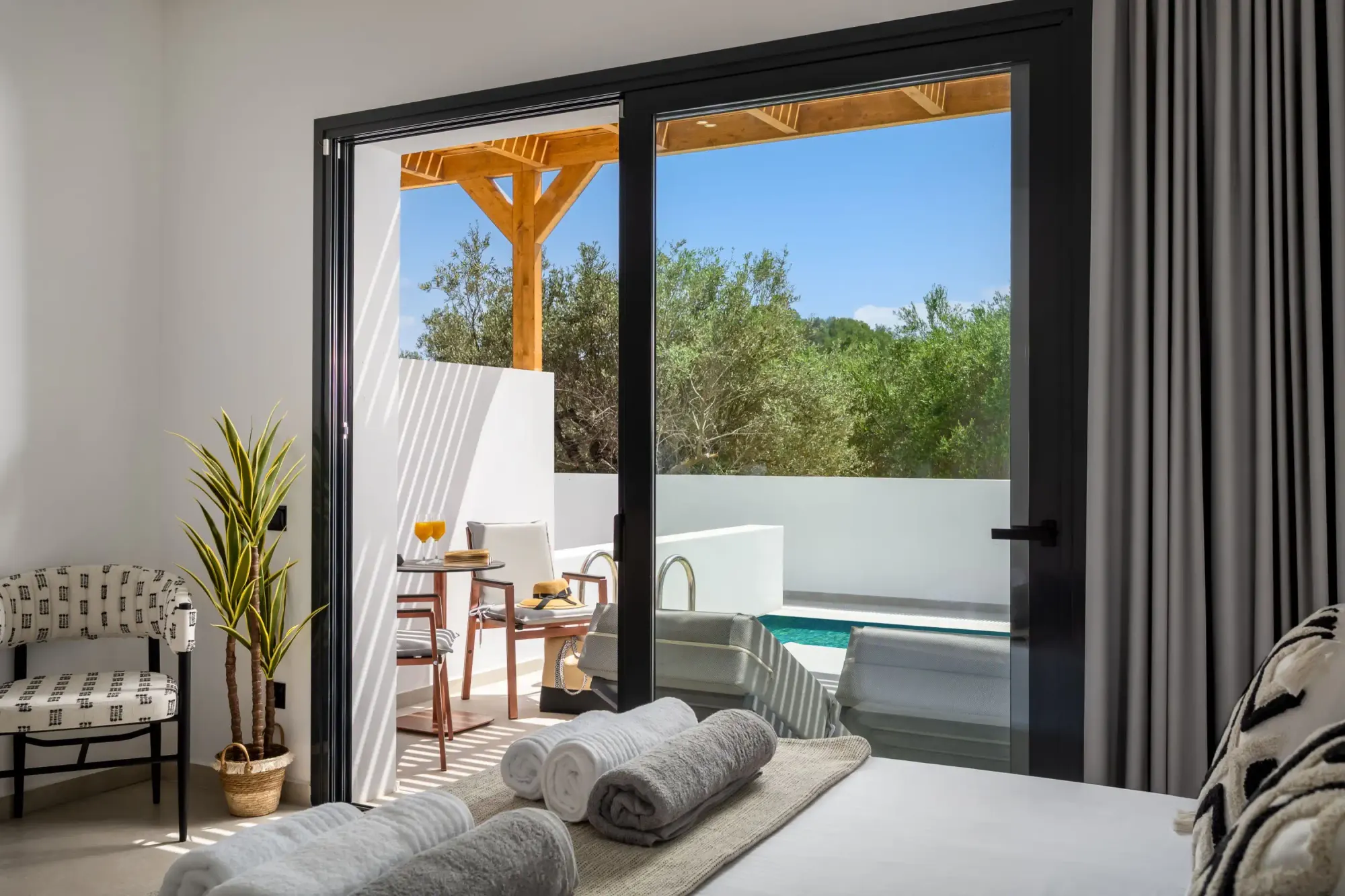 Suite with Private Pool interior